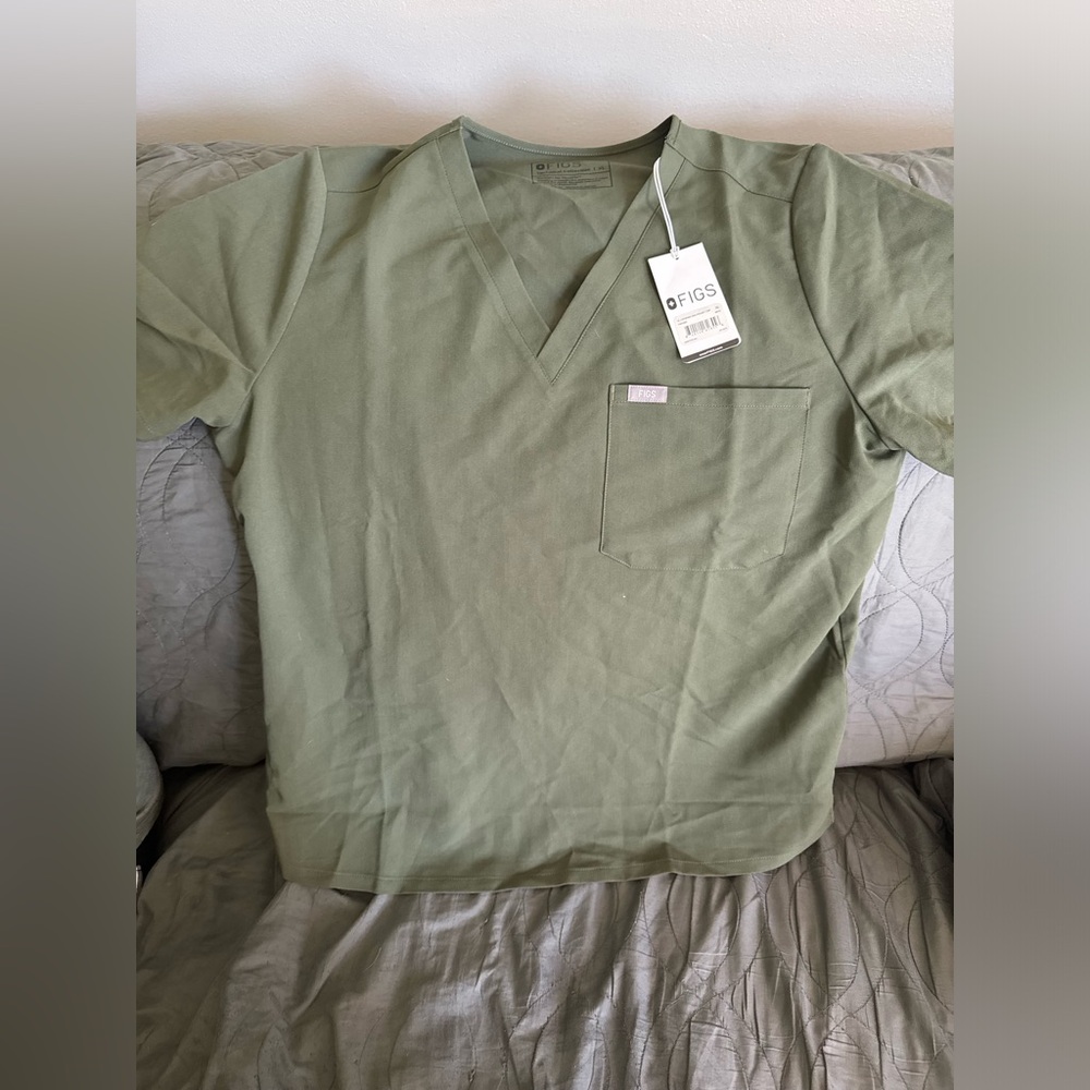 NWT! FIGS CATARINA ONE POCKET SCRUB TOP